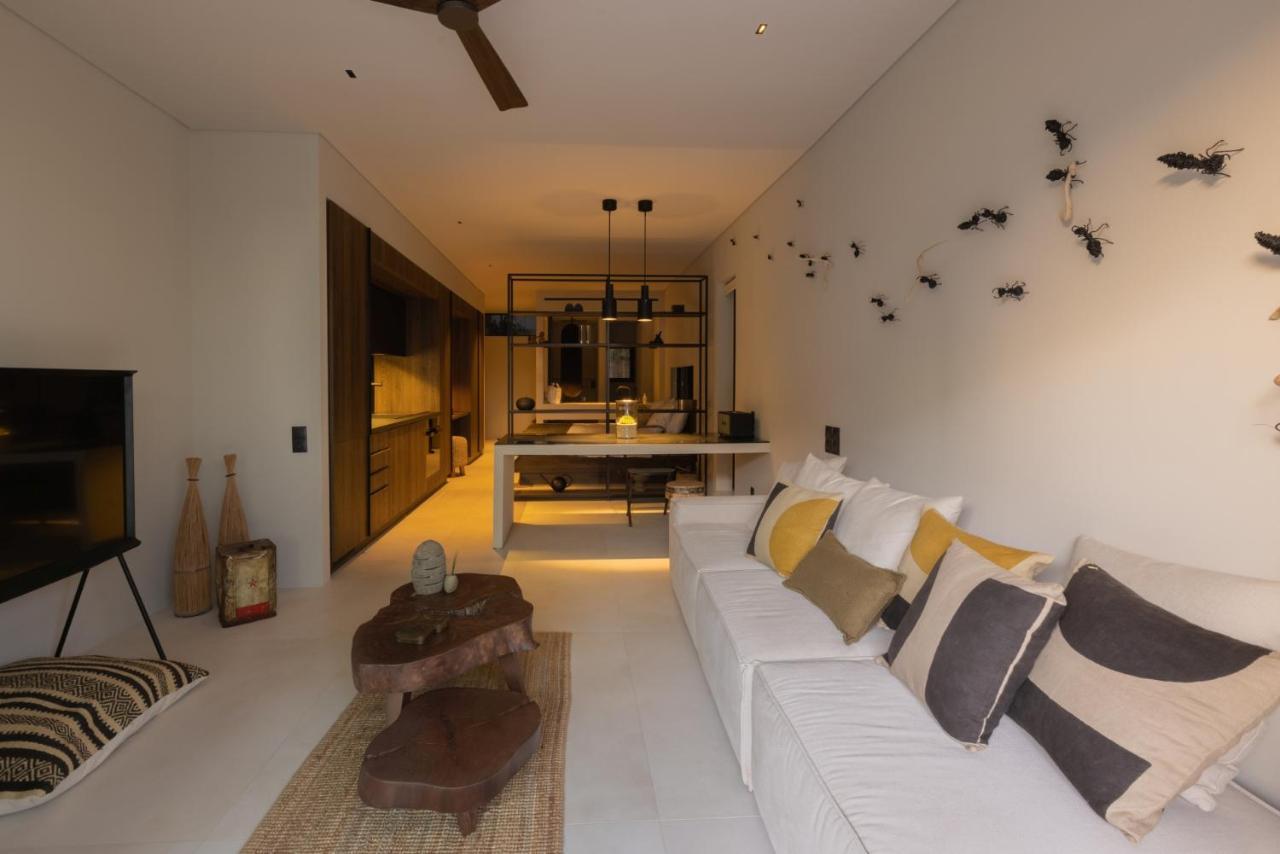 Olea Vouliagmeni Suite Athen Exterior foto