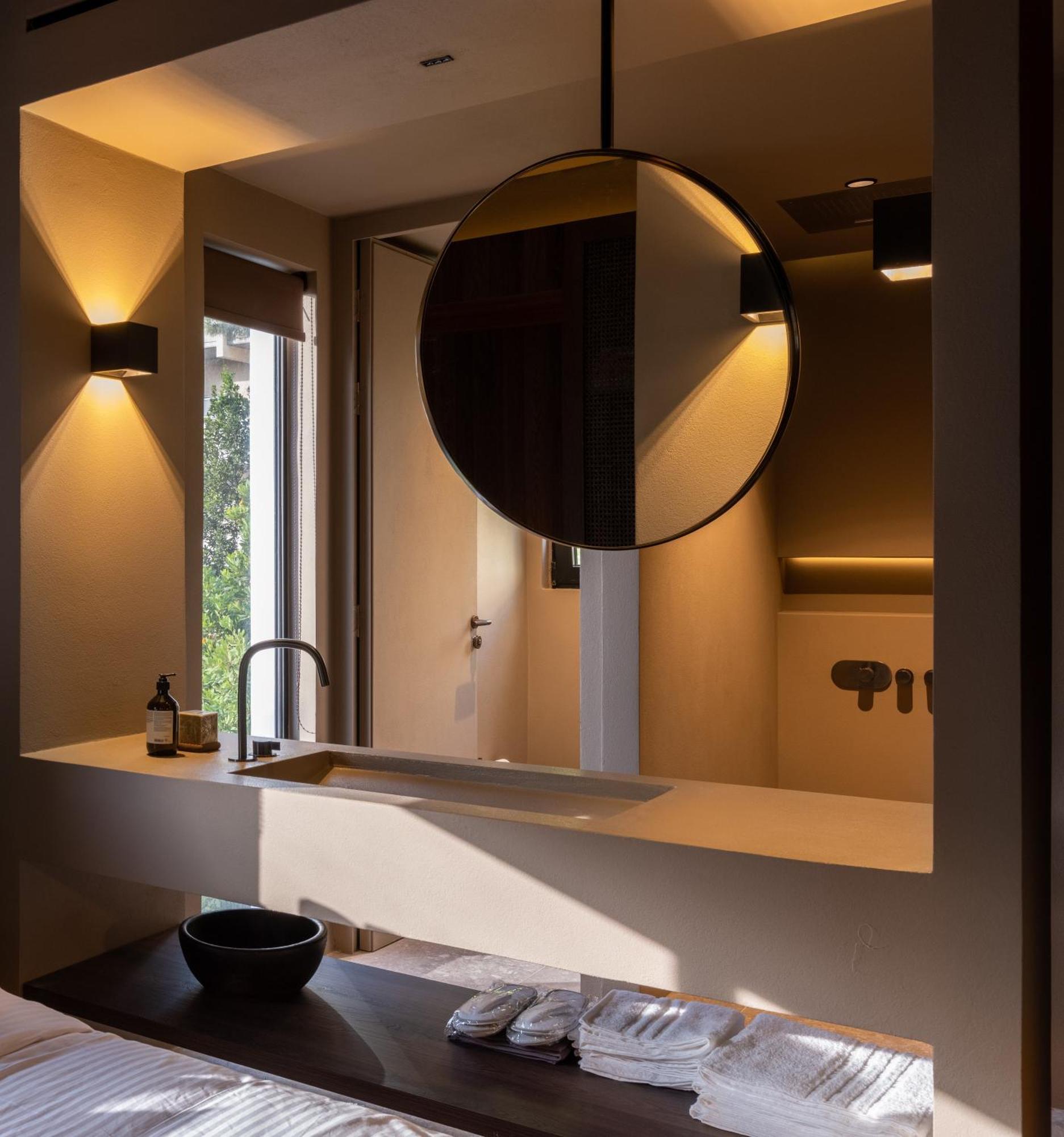 Olea Vouliagmeni Suite Athen Exterior foto