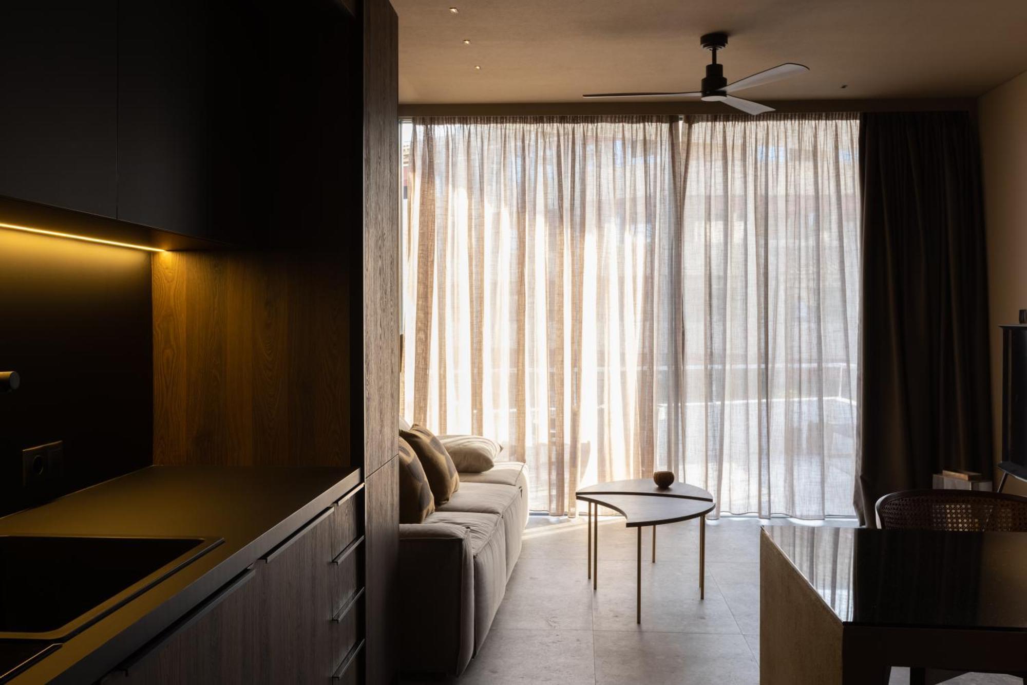 Olea Vouliagmeni Suite Athen Exterior foto